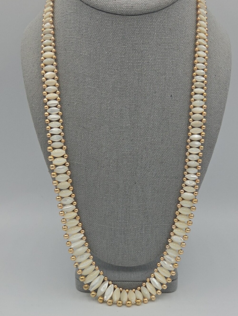 5 for $25! Vintage Elegant Cream Gold Tone Beaded Necklace